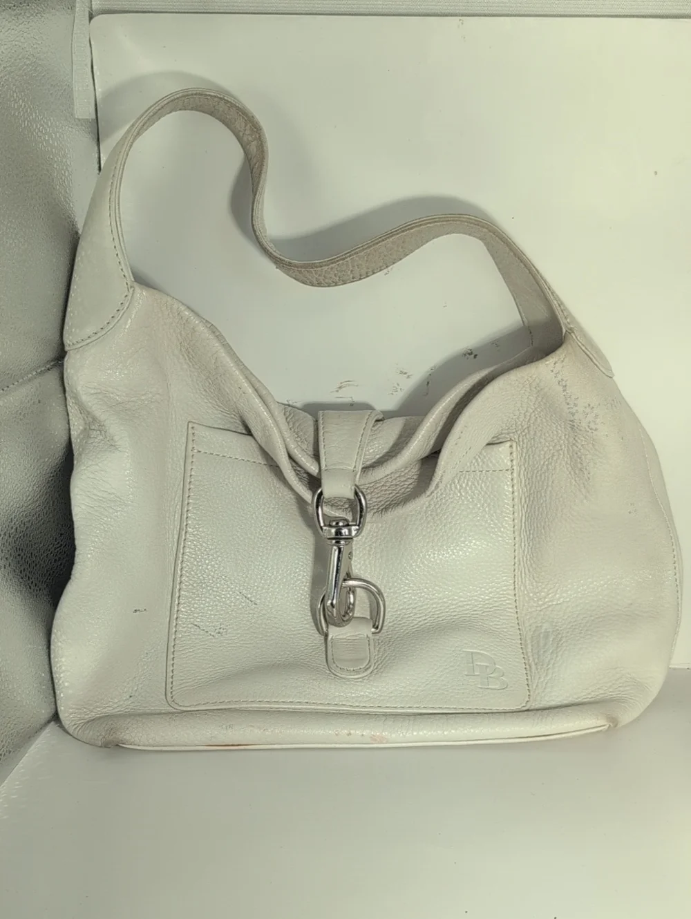 Dooney & Bourke Annalisa medium logo lock sac Cream.